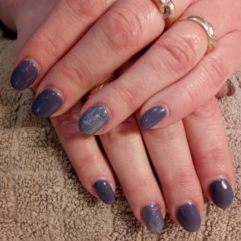 Gelnagels lavendel met sparkling topcoat.jpg