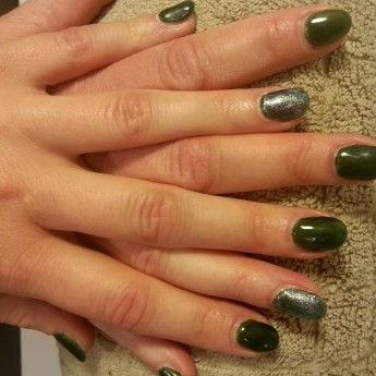 Green met glitter topcoat.jpg