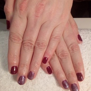 Gellak ruby red met sparkling topcoat.jpg