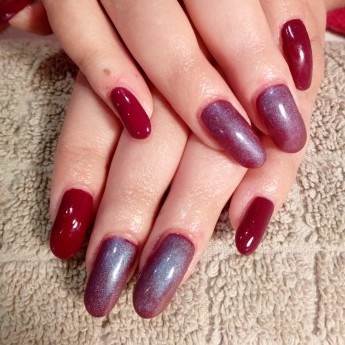 Gelnagels aubergine met pigmenten.jpg